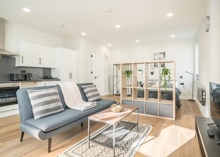 East16 Studio Flat